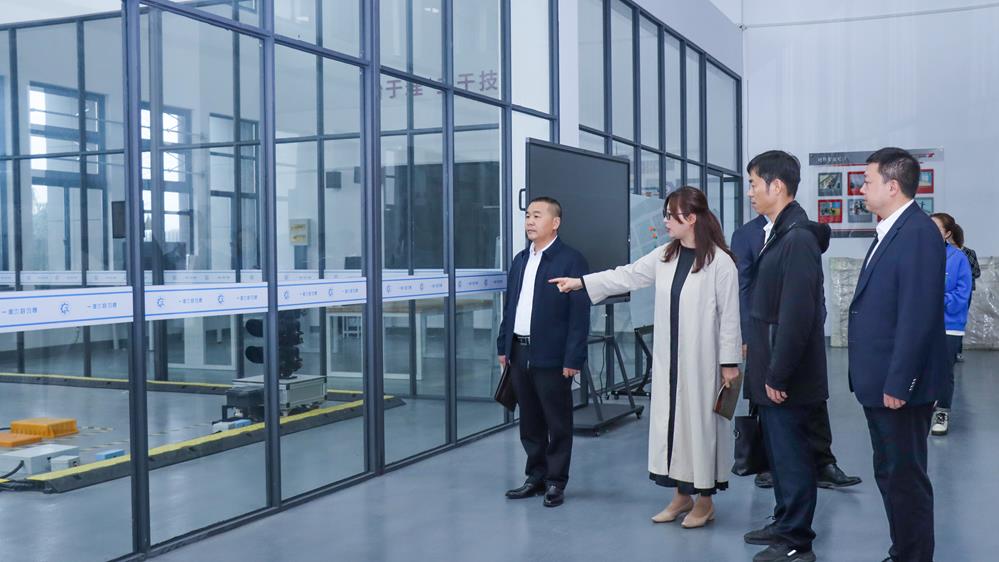 f633aab3d78a4b359efe13fcf77fc999.jpg f633aab3d78a4b359efe13fcf77fc999.jpg