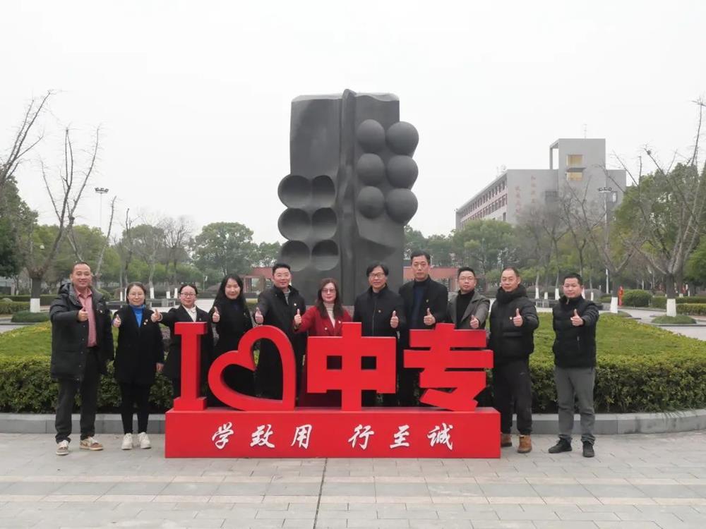 243dae60a46a4d739efd137b1b091e2f.jpg 243dae60a46a4d739efd137b1b091e2f.jpg