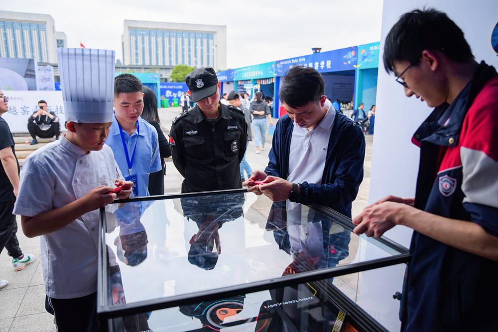 b26b63e3692d4fe48415779622fc0b30.jpg b26b63e3692d4fe48415779622fc0b30.jpg