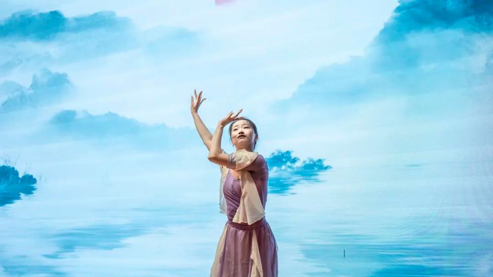 f03c2e79df8b441d82c39d0208ffcaf7.jpg f03c2e79df8b441d82c39d0208ffcaf7.jpg