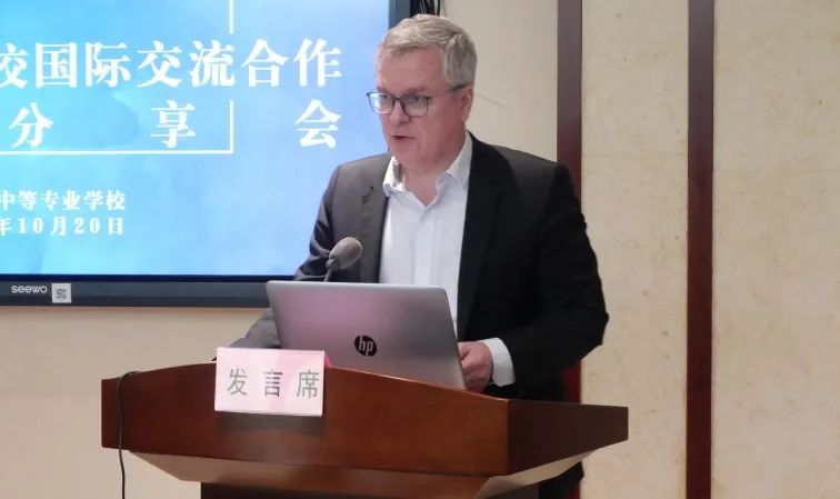 7df5aeda0d68456fb73c986c1a24942f.jpg 7df5aeda0d68456fb73c986c1a24942f.jpg