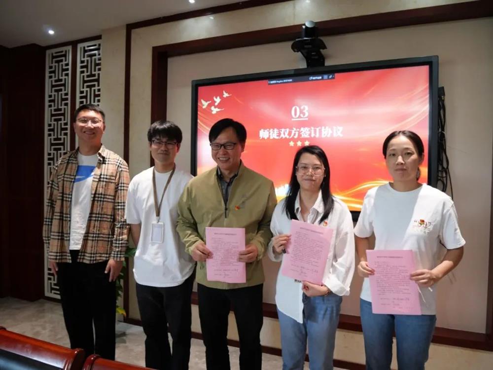 a6a41ec9ba534f66987d1d327c72feee.jpg a6a41ec9ba534f66987d1d327c72feee.jpg