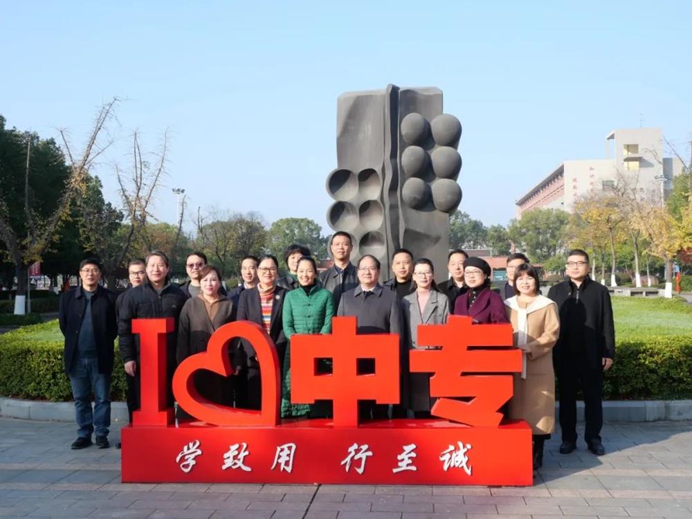 318b319f60c44231818a2ee460cf2199.jpg 318b319f60c44231818a2ee460cf2199.jpg