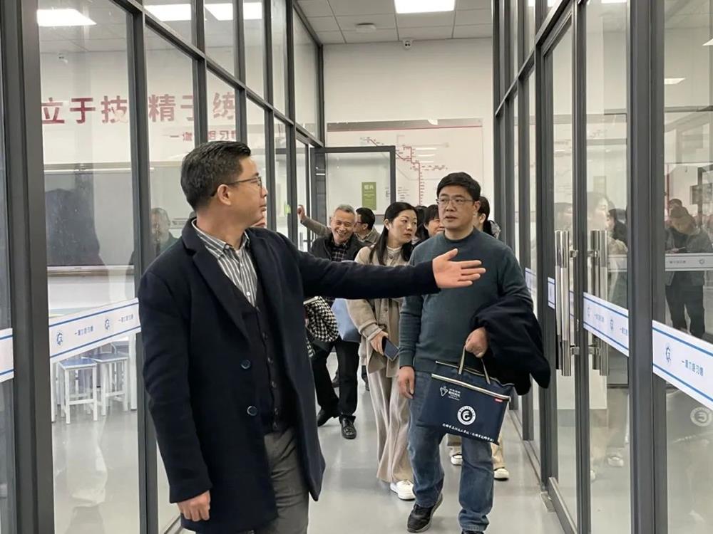 8ce0344eb6414e3d92bd9acdb391a76f.jpg 8ce0344eb6414e3d92bd9acdb391a76f.jpg