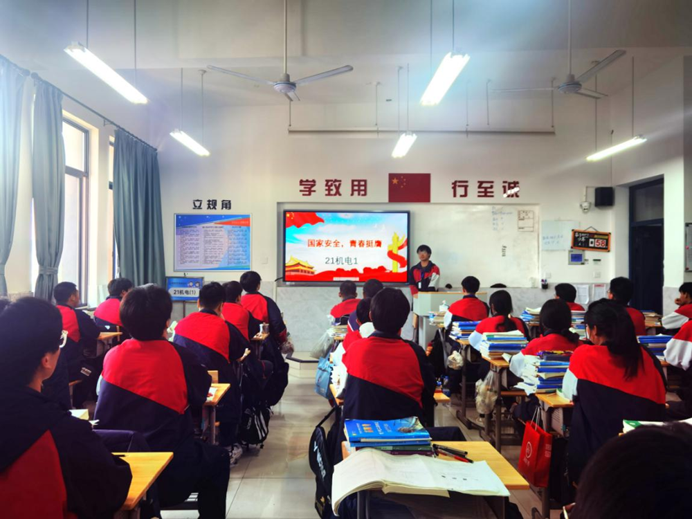 98fb975669774b1cbb8db4e147e8e9a5.png 98fb975669774b1cbb8db4e147e8e9a5.png