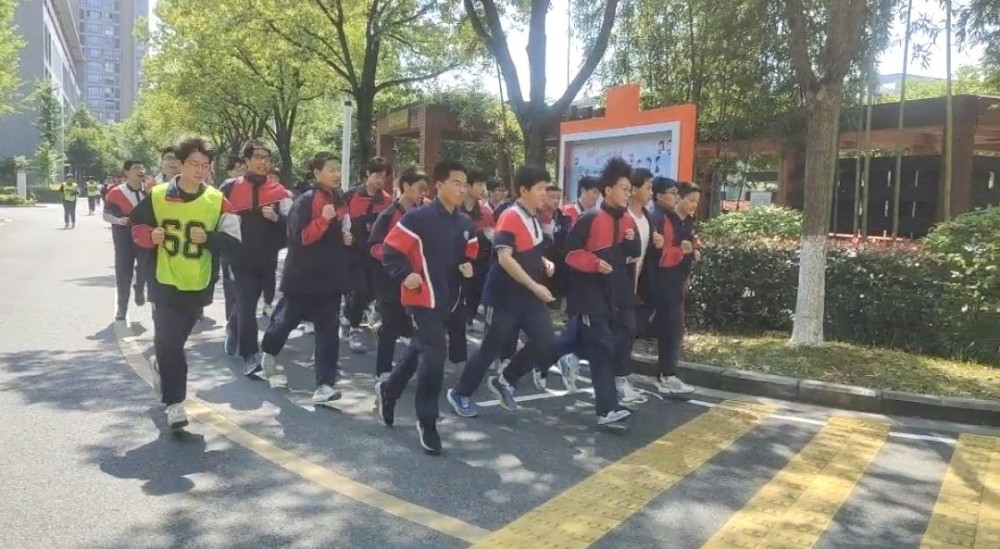 f5df7e0b45624d179bff42b332aeb561.jpg f5df7e0b45624d179bff42b332aeb561.jpg