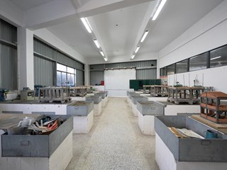 新工棚一楼-建筑材料实训室