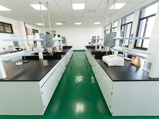 崇真楼B2-305-2生物制药实训室2