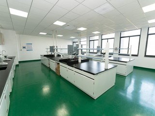 崇真楼B2-305-1生物制药实训室1